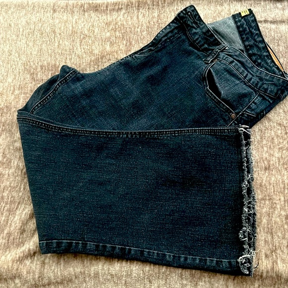 The Perfect Crop Jeans for Autumn Boot Season 🍁Suzanne Bento frayed Crop Jean. - Picture 1 of 2